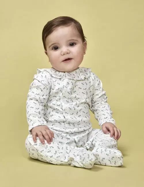 Pijama estampado florecitas verde