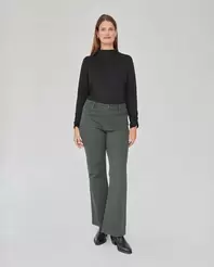 PANTALON BAJO EVASE CON BOLSILLO EFECTO SUEDE VERDE MUSGO