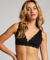 Top de bikini triangular Scallop