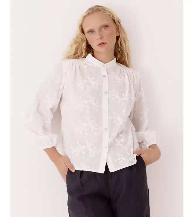 CAMISA APLIQUES BORDADOS  FLORES