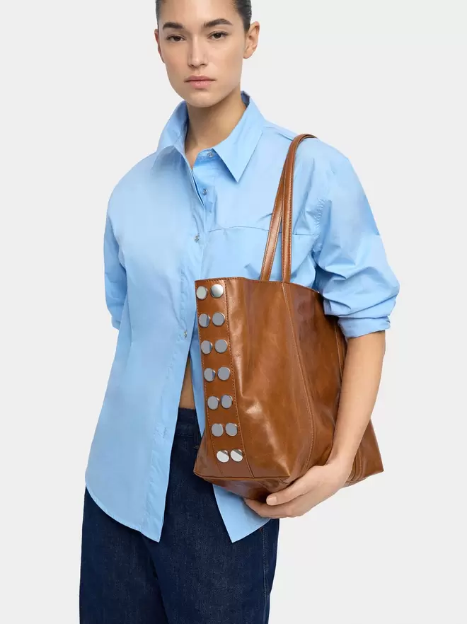 Leather shopper bag with studs