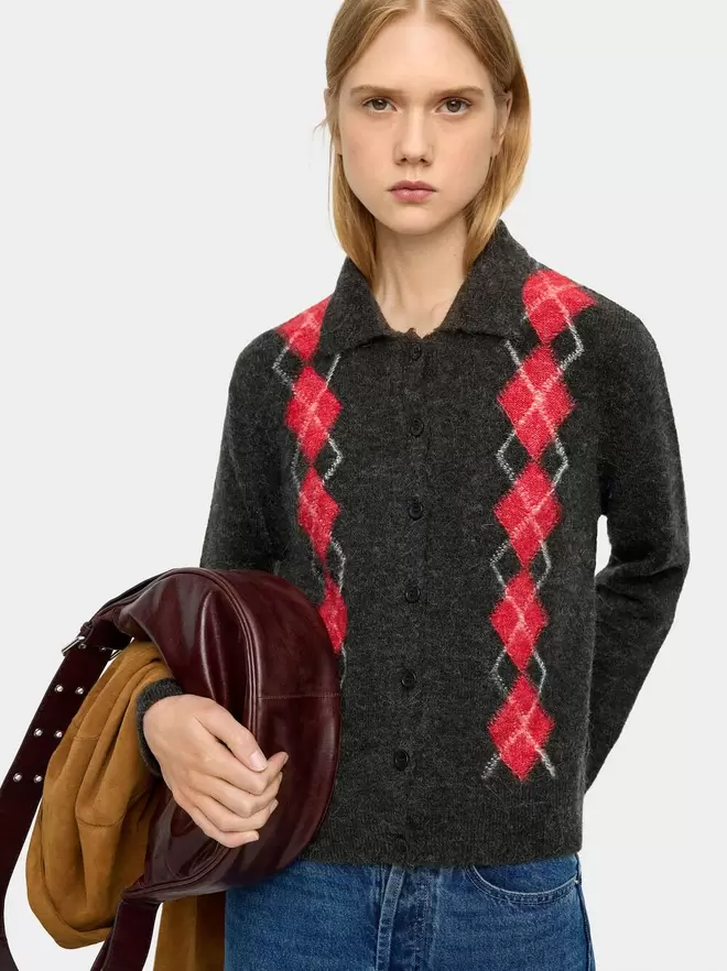 Knitted cardigan with argyle pattern