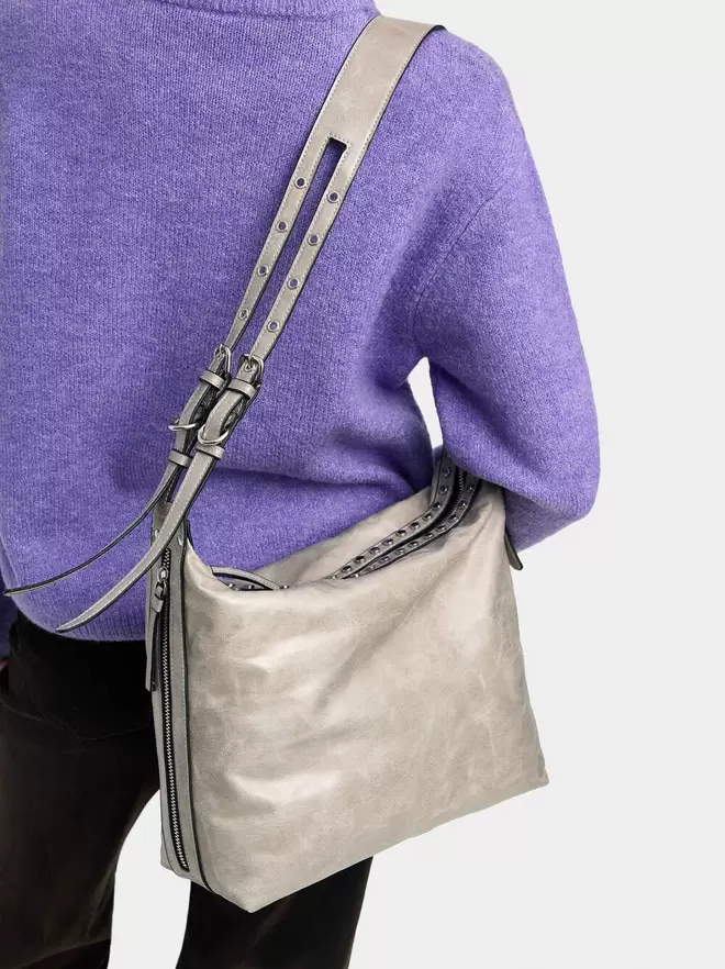 Shoulder bag with studs