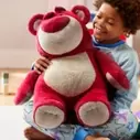 Peluche grande oso Lotso Abracitos de pie, Toy Story, Disney Store