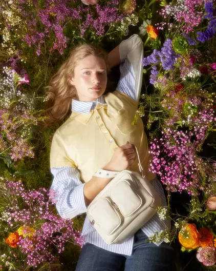 Bolso de hombro con asa bandolera extraíble