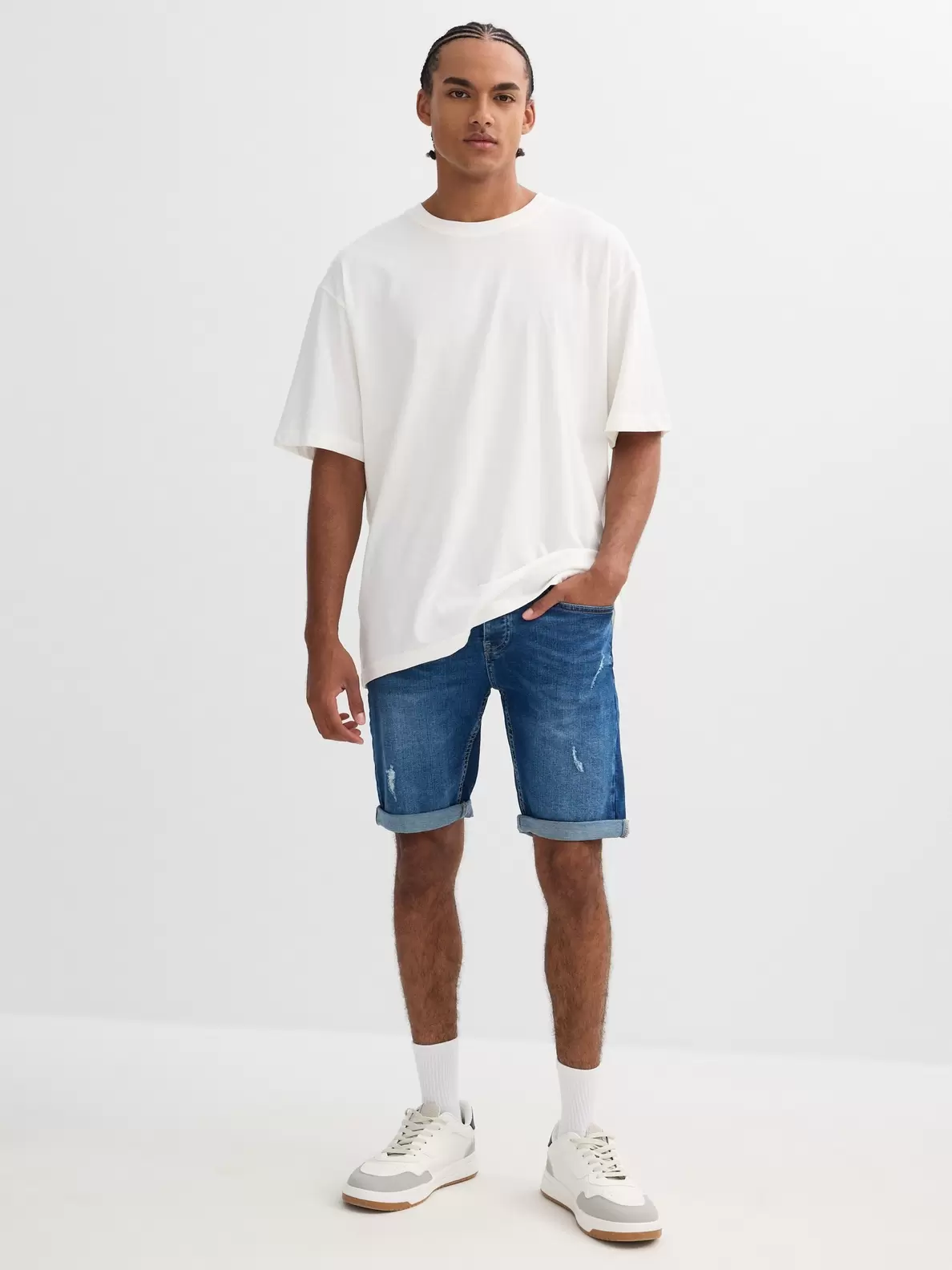 Bermuda denim desgastado rotos