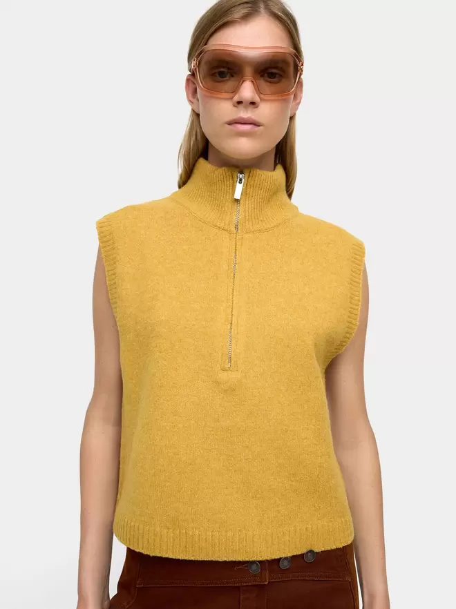 Knit vest with zipper closure