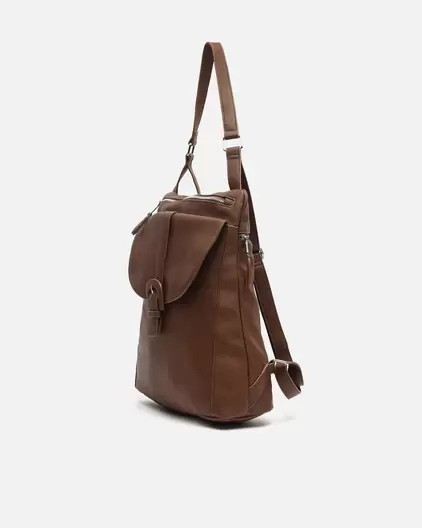 Mochila antirrobo con solapa
