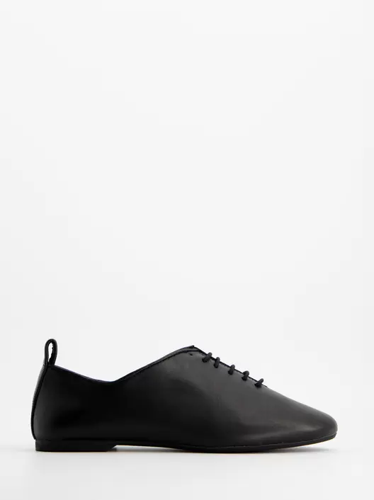 Zapato plano de piel - ULK Blunchi