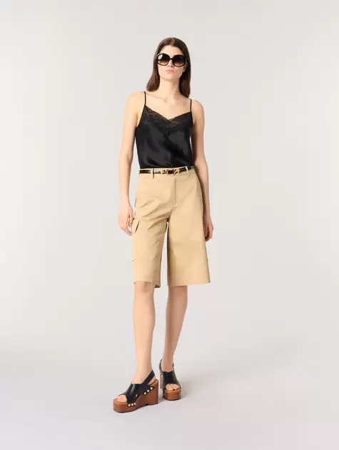 Blusa de raso de seda y encaje