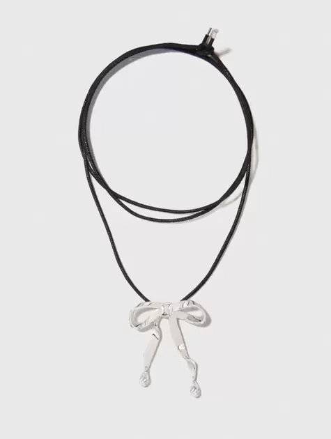 Collar nudo plateado para anudar