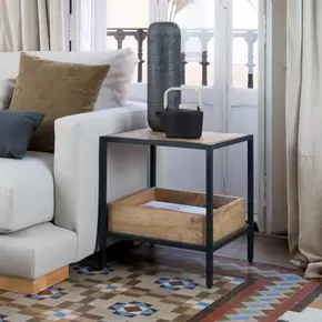 Boston mesa auxiliar de madera maciza de mango y metal