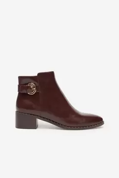 Low ankle boot