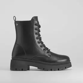 Botín militar con cordón negro NYC