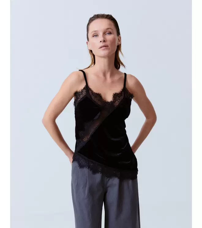 TOP ASIMÉTRICO EFECTO TERCIOPELO