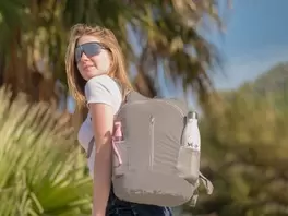 Mochila plegable reflectante gris