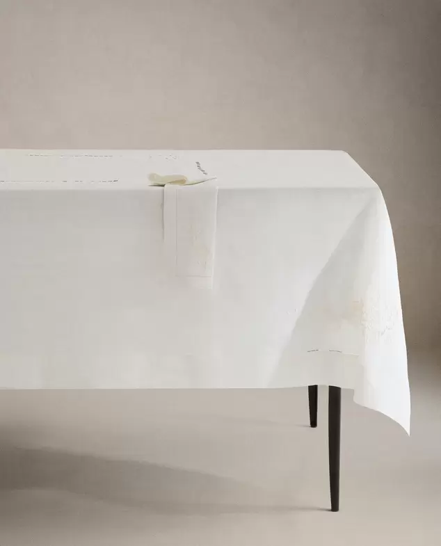 MANTEL LINO BORDADO FLORAL Y VAINICA