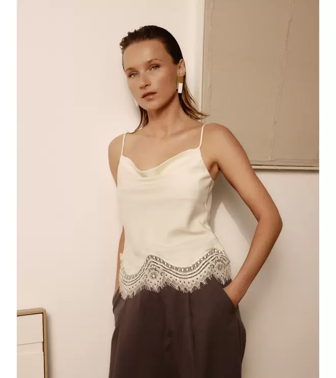TOP LENCERO BAJO ENCAJE