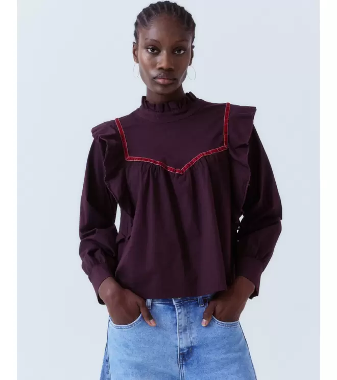 BLUSA VOLANTES DETALLES TERCIOPELO