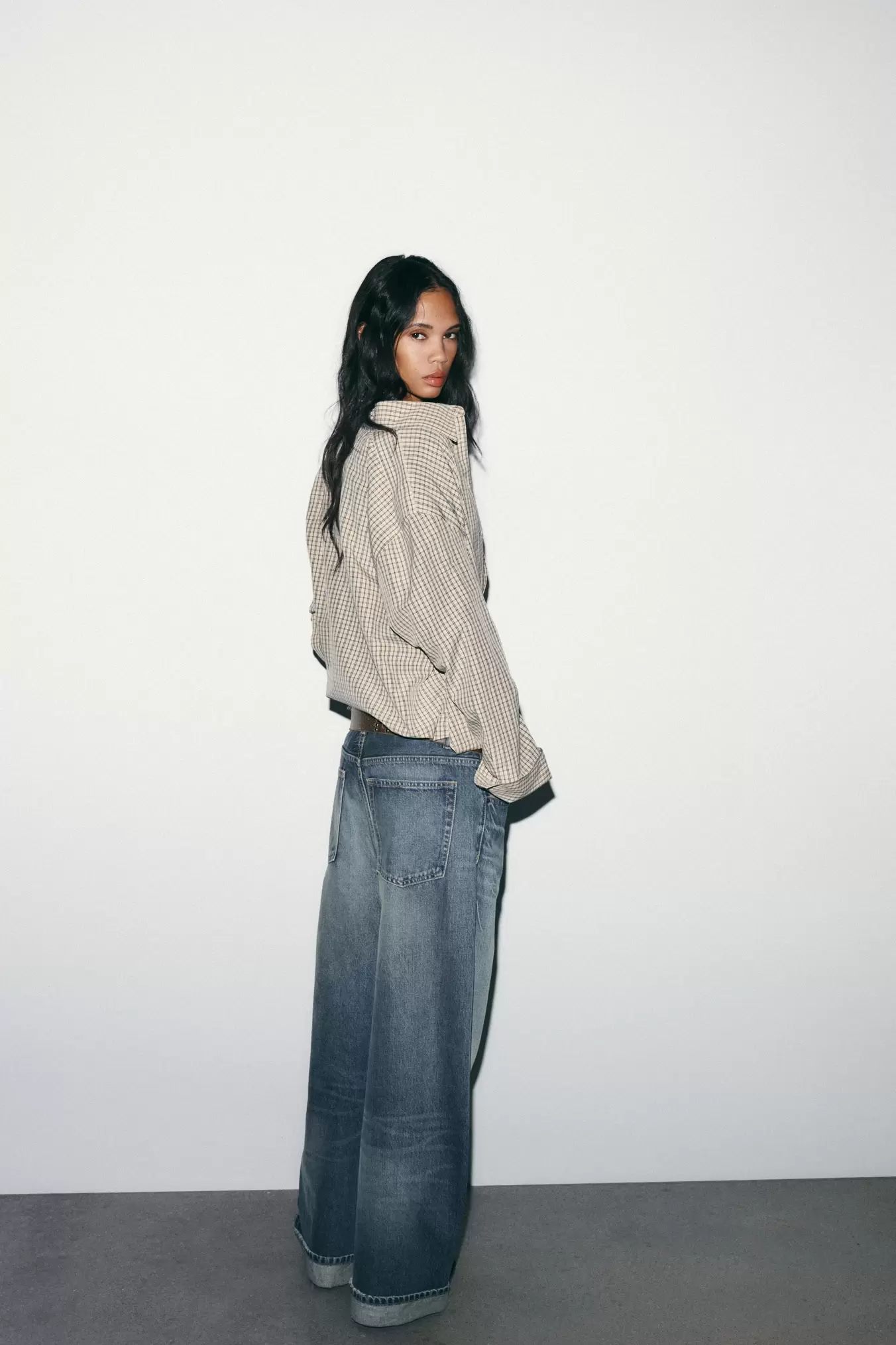 JEANS TRF BAGGY FOLDED ROTOS TIRO MEDIO