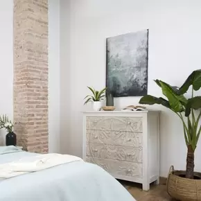 Indira cómoda blanca de madera maciza tallada de mango