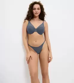 TRIUMPH SIGNATURE SHEER