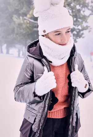 Gorro blanco con pompón