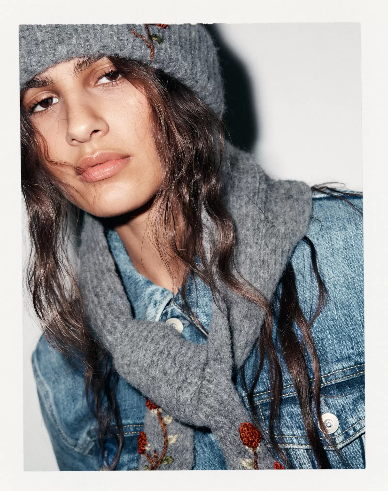 GORRO BEANIE PUNTO BORDADOS FLORES