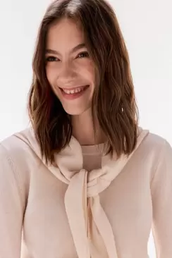 100% wool sweater with scarf