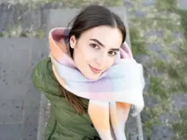 Bufanda con flecos tricolor tierra