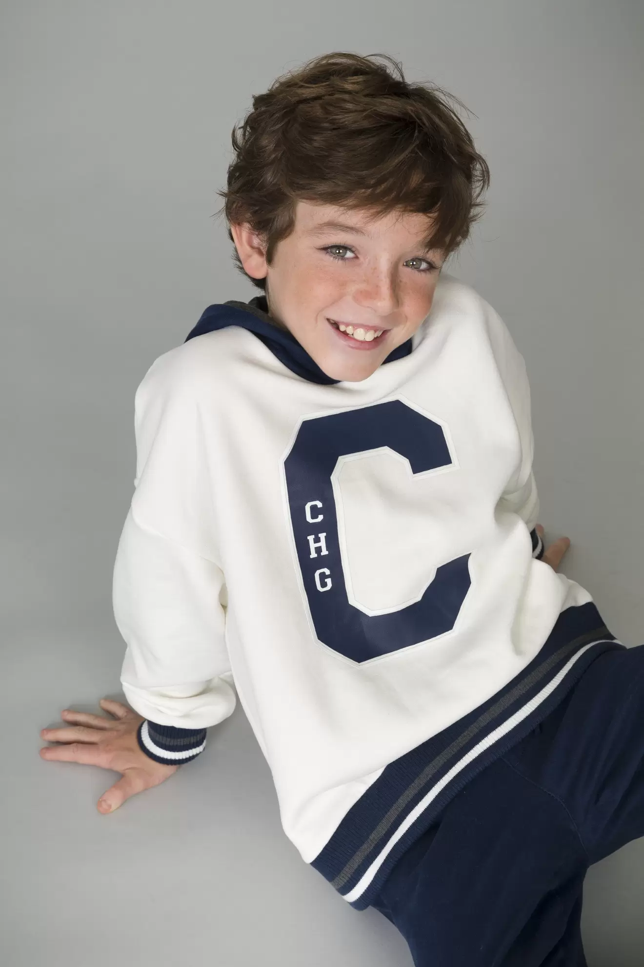Sudadera cerrada de niño crudo CHG