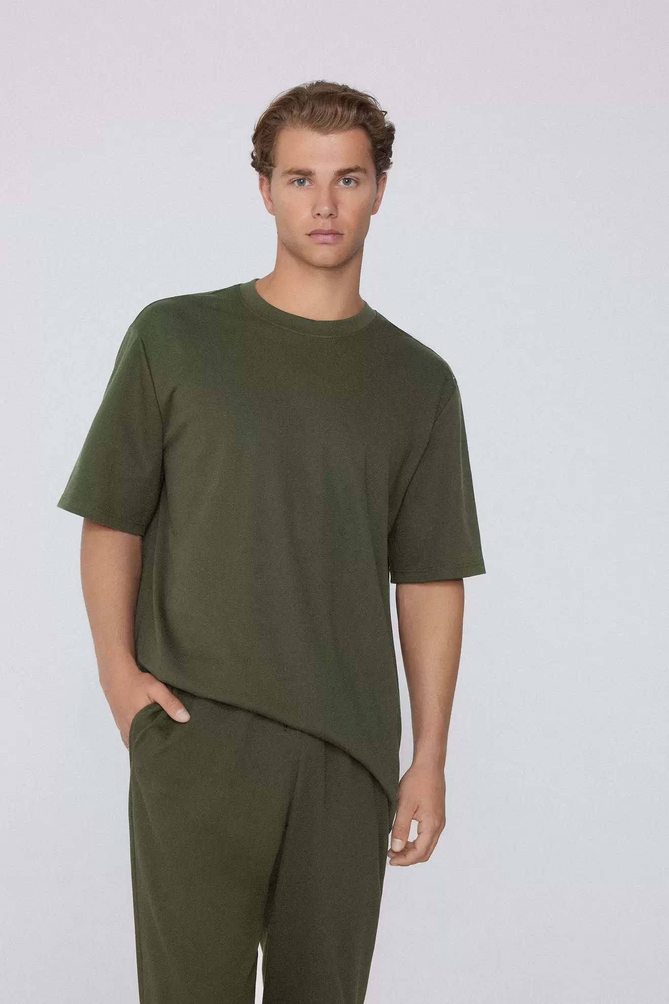 Camiseta Cuello Redondo 100 % Algodón Grueso Add to wishlist: Camiseta Cuello Redondo 100 % Algodón Grueso