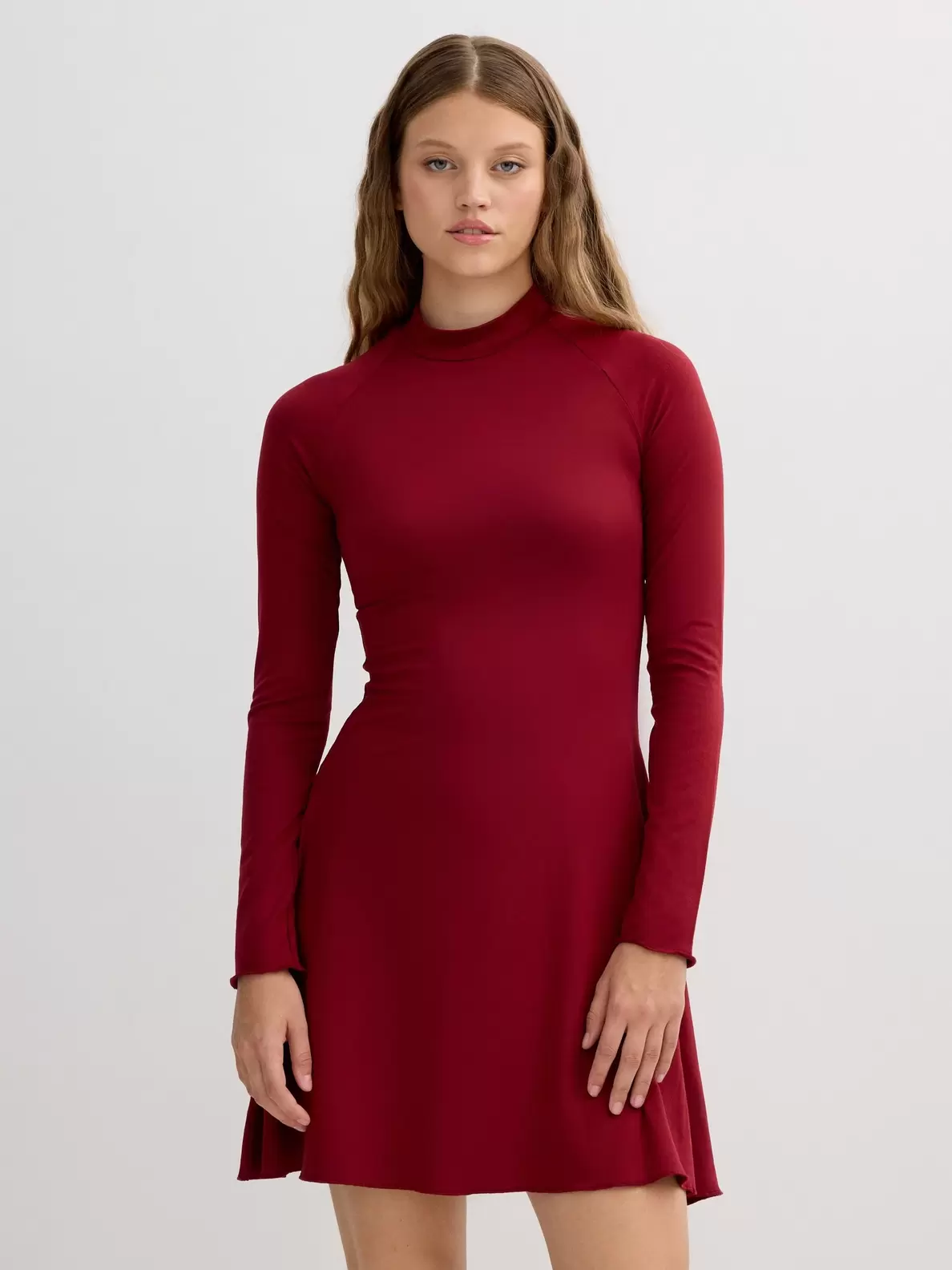 Vestido mini cuello perkins