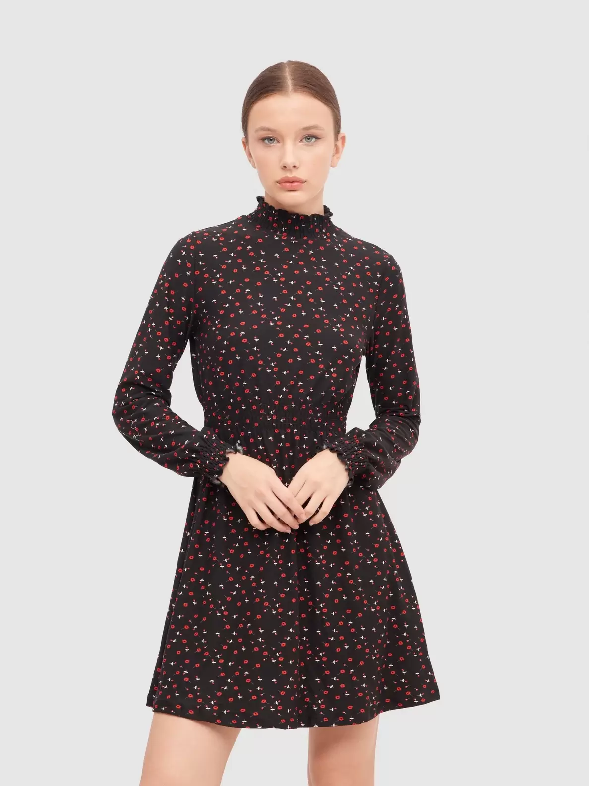 Vestido mini flare con gomas