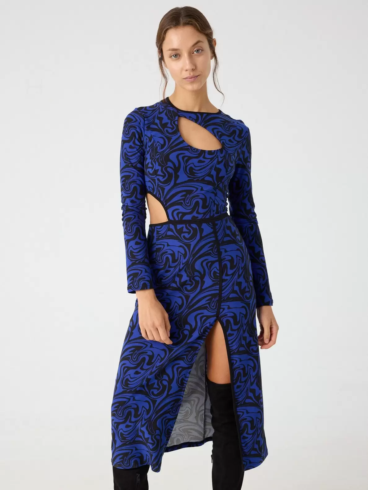 Vestido midi cut out print...