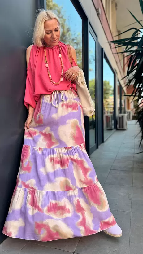 Mercè, 64 años (Blusa 12,99€ / Falda 14,99€)