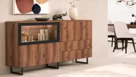Aparador elegante con vitrina expositora