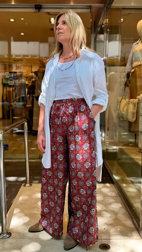 Cristina, 56 años (Pantalón: 15,99€ / Camisa: 15,99€)