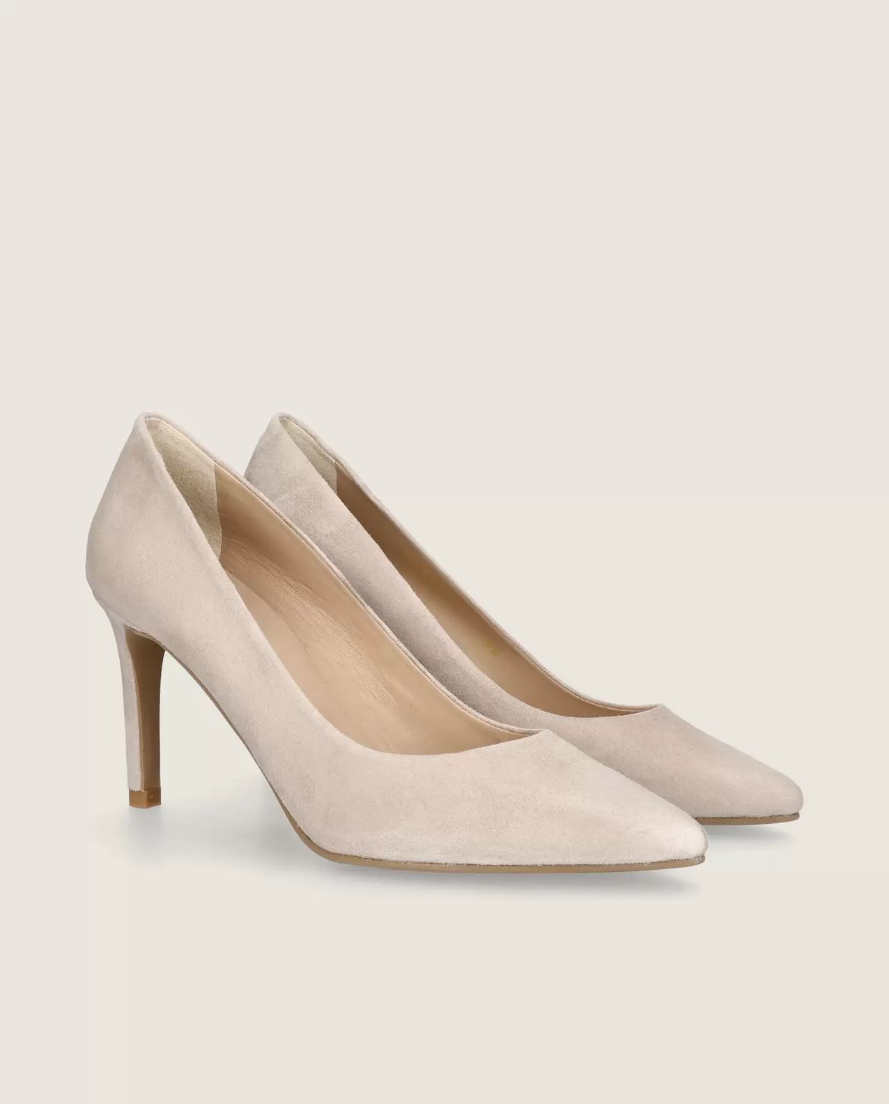 Renata pump in soft beige suede