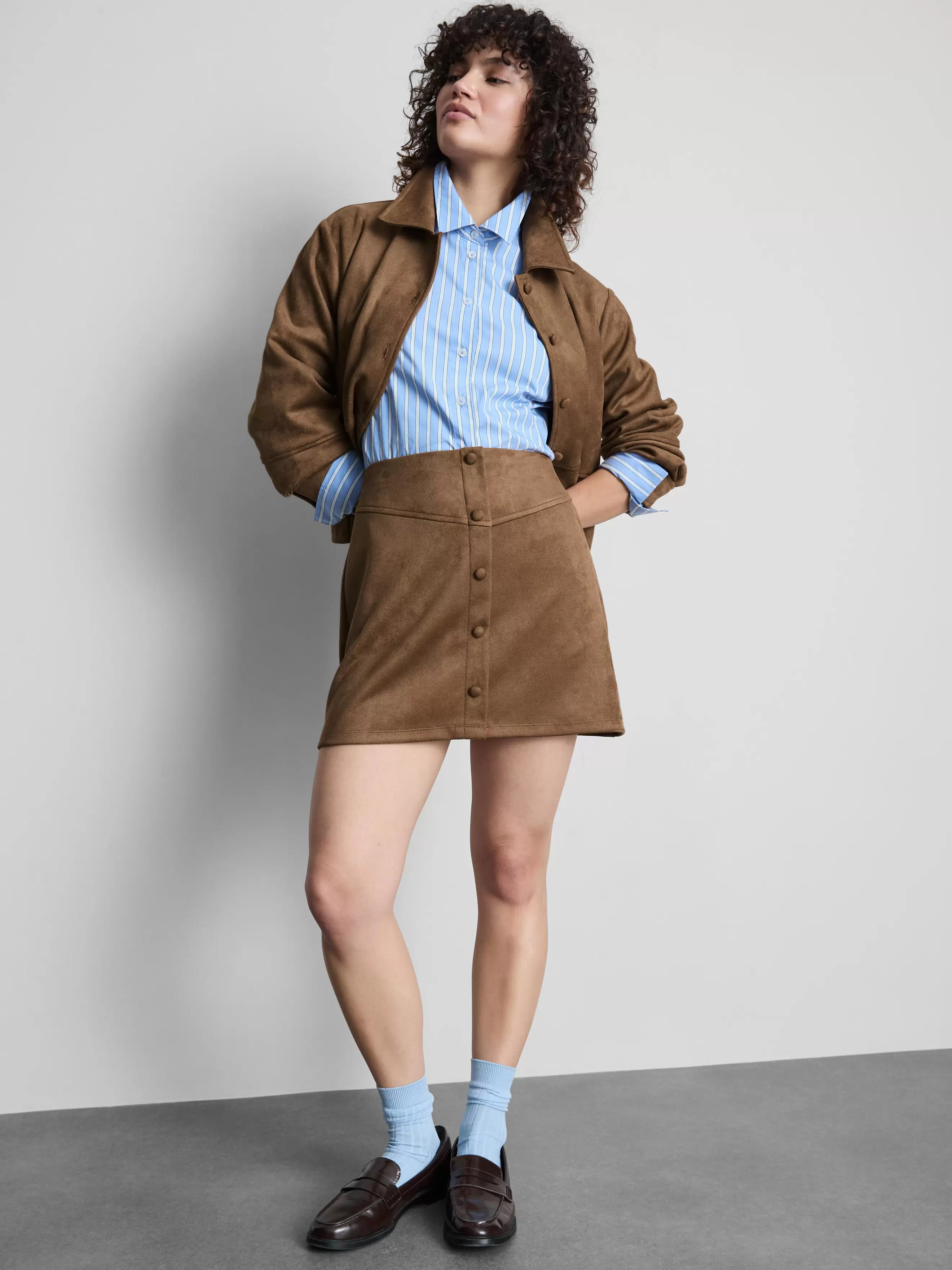 Minifalda de antelina con botones