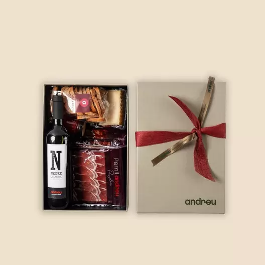 Combinada. Elegante caja de regalo con productos exclusivos para celebrar cualquier ocasión