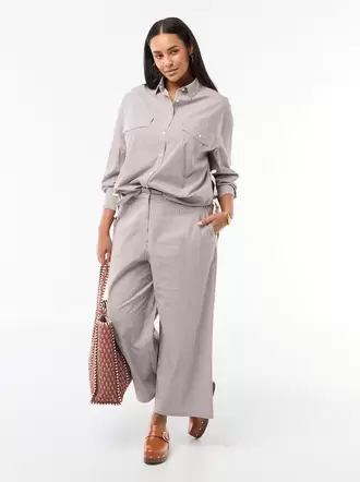 Pantalón ancho de rayas en popelina