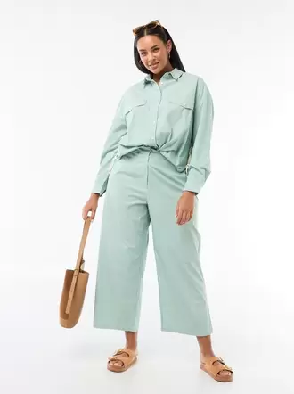 Pantalón ancho de rayas en popelina