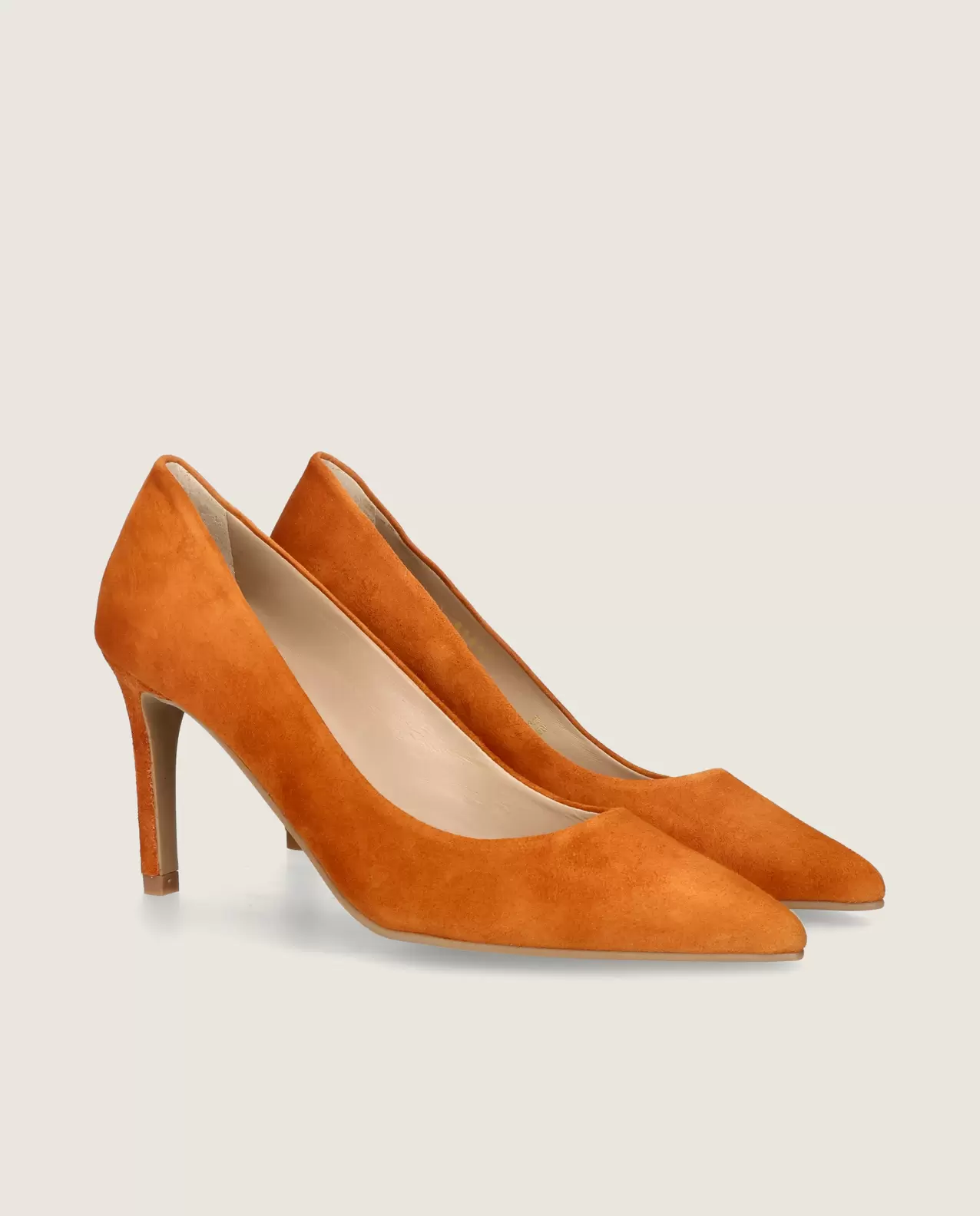 Renata pump in soft rust suede