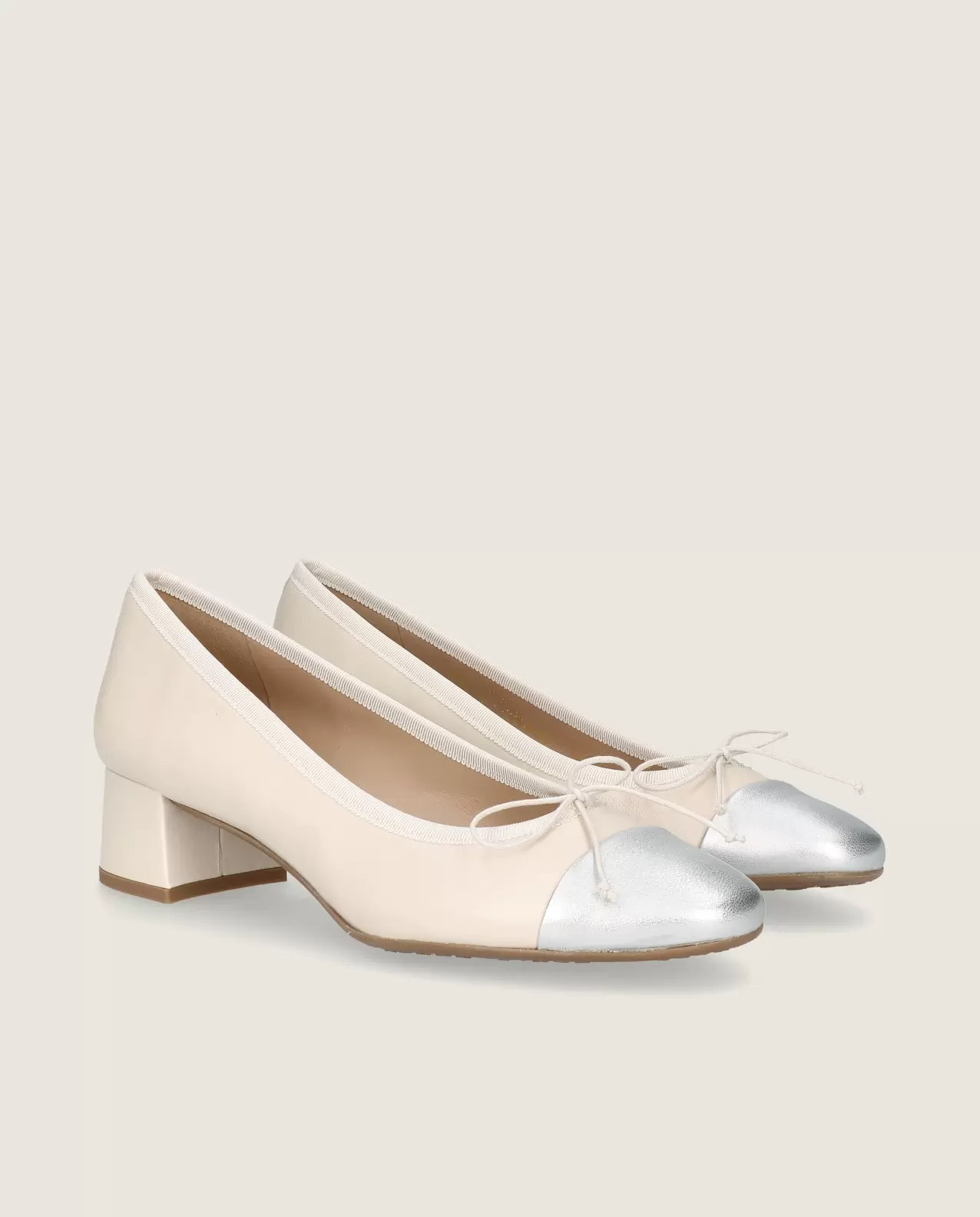 Luisa pump in ivory leather