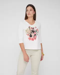 Camiseta Escote Pico Estampado Posicional Y Bordado Crudo