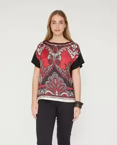 Camiseta Estampada Con Cuello Redondo Rojo