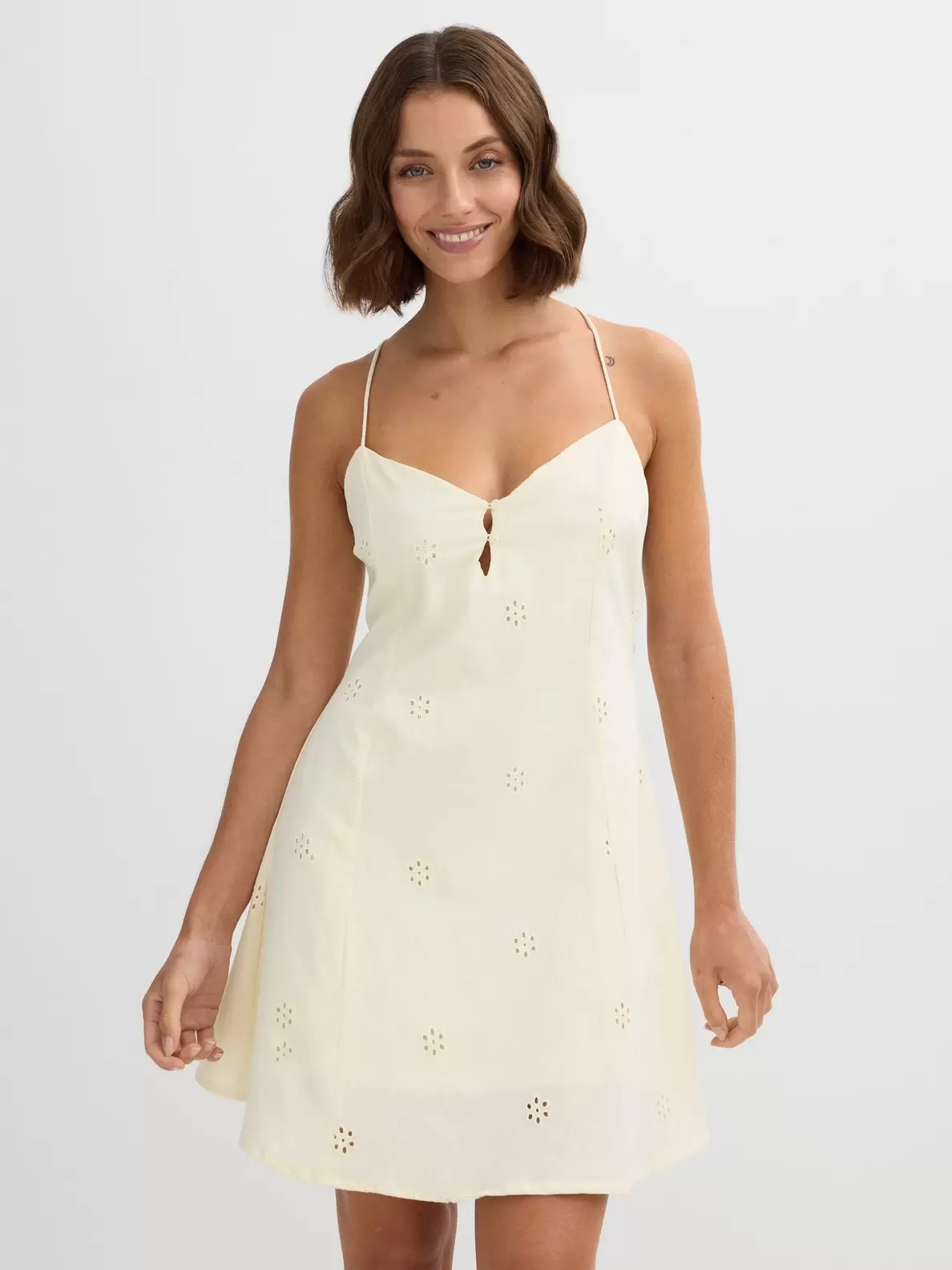 Vestido mini bordado suizo