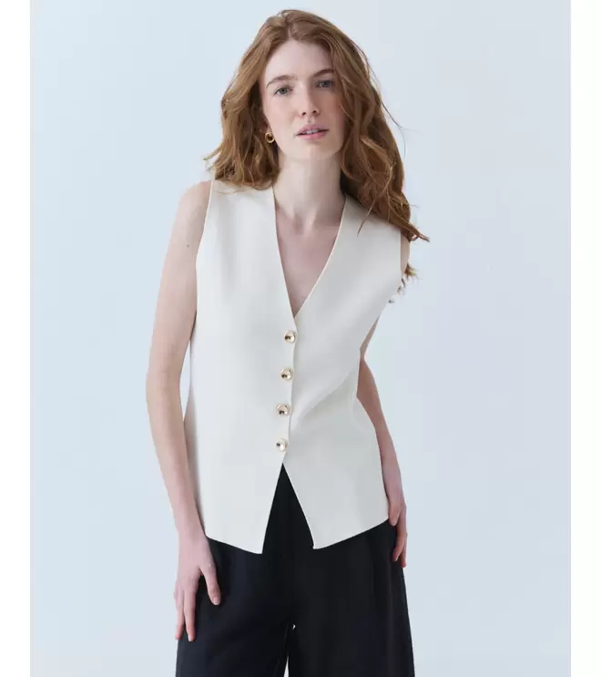 CHALECO PUNTO BOTONES DORADOS