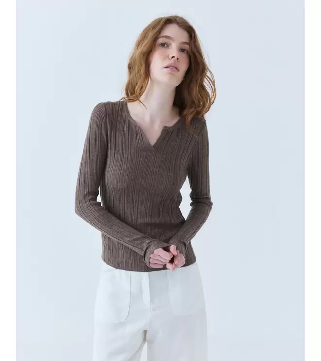 CAMISETA PUNTO ESCOTE V